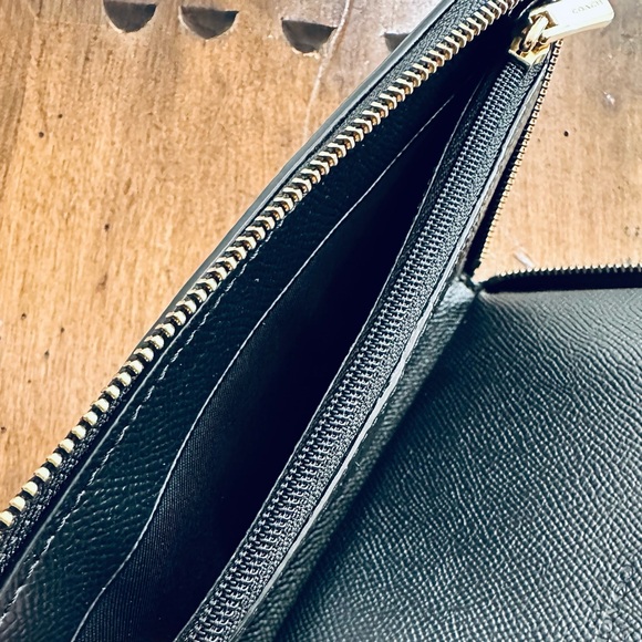 Black Leather Coach Wristlet or Wallet - Picture 7 of 9